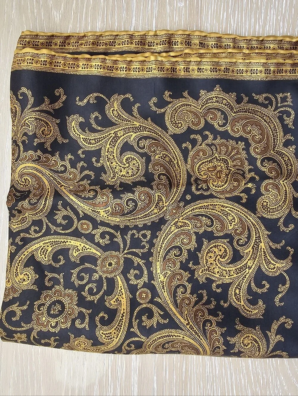 Vintage ​vintage black